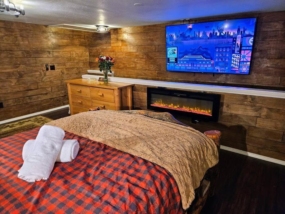 Private Cabin- Breakfast - Double Tub - 75in Tv - Sup - Washer Dryer - Bbq West Point