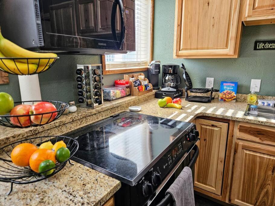 Private Cabin- Breakfast - Double Tub - 75in Tv - Sup - Washer Dryer - Bbq * West Point