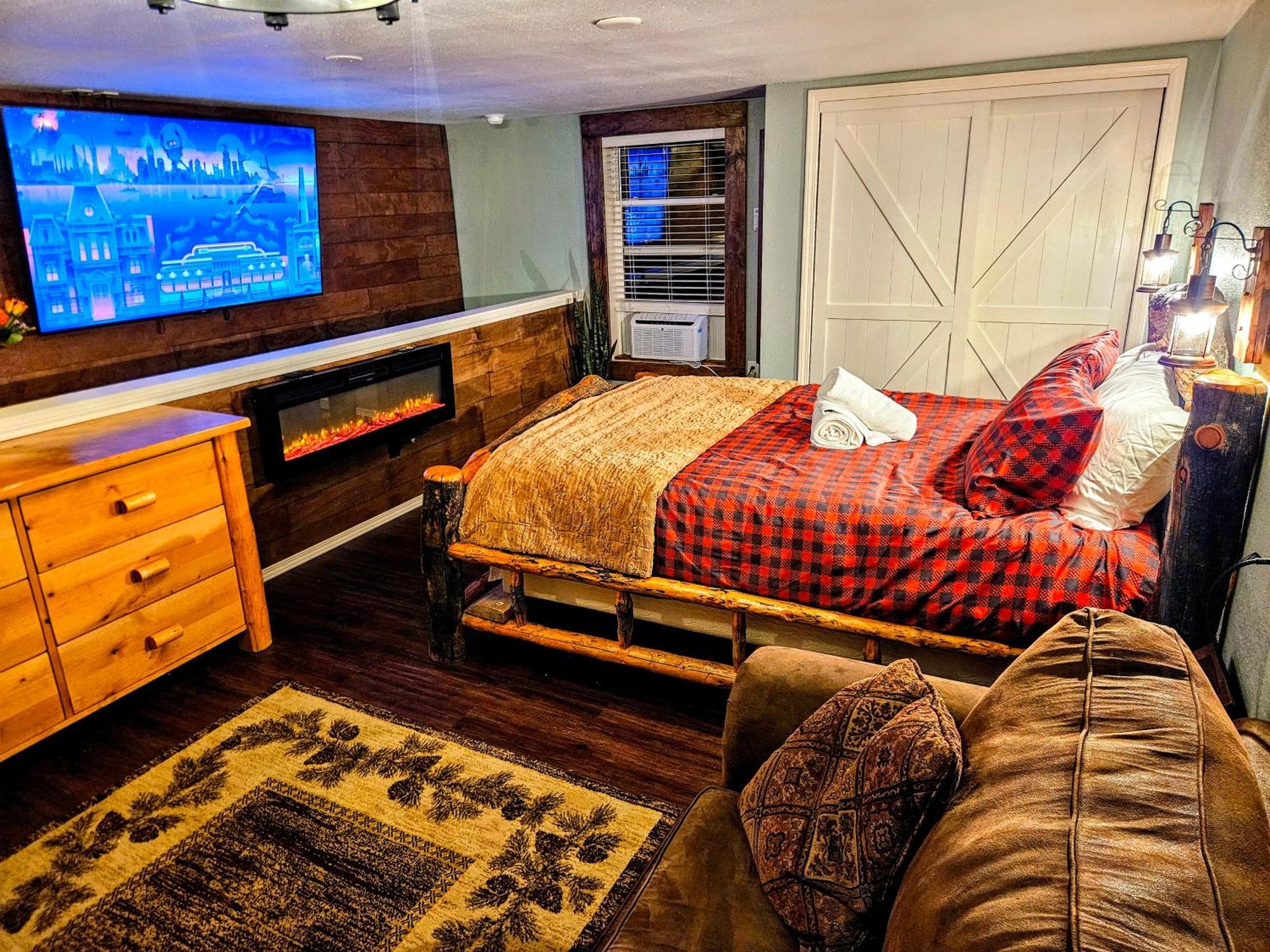Private Cabin- Breakfast - Double Tub - 75in Tv - Sup - Washer Dryer - Bbq West Point
